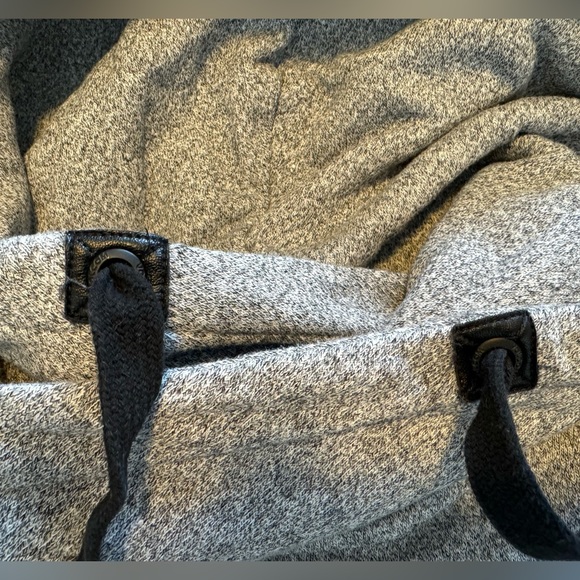 Women’s Volcom tunic-length hoodie-XS - Picture 10 of 10